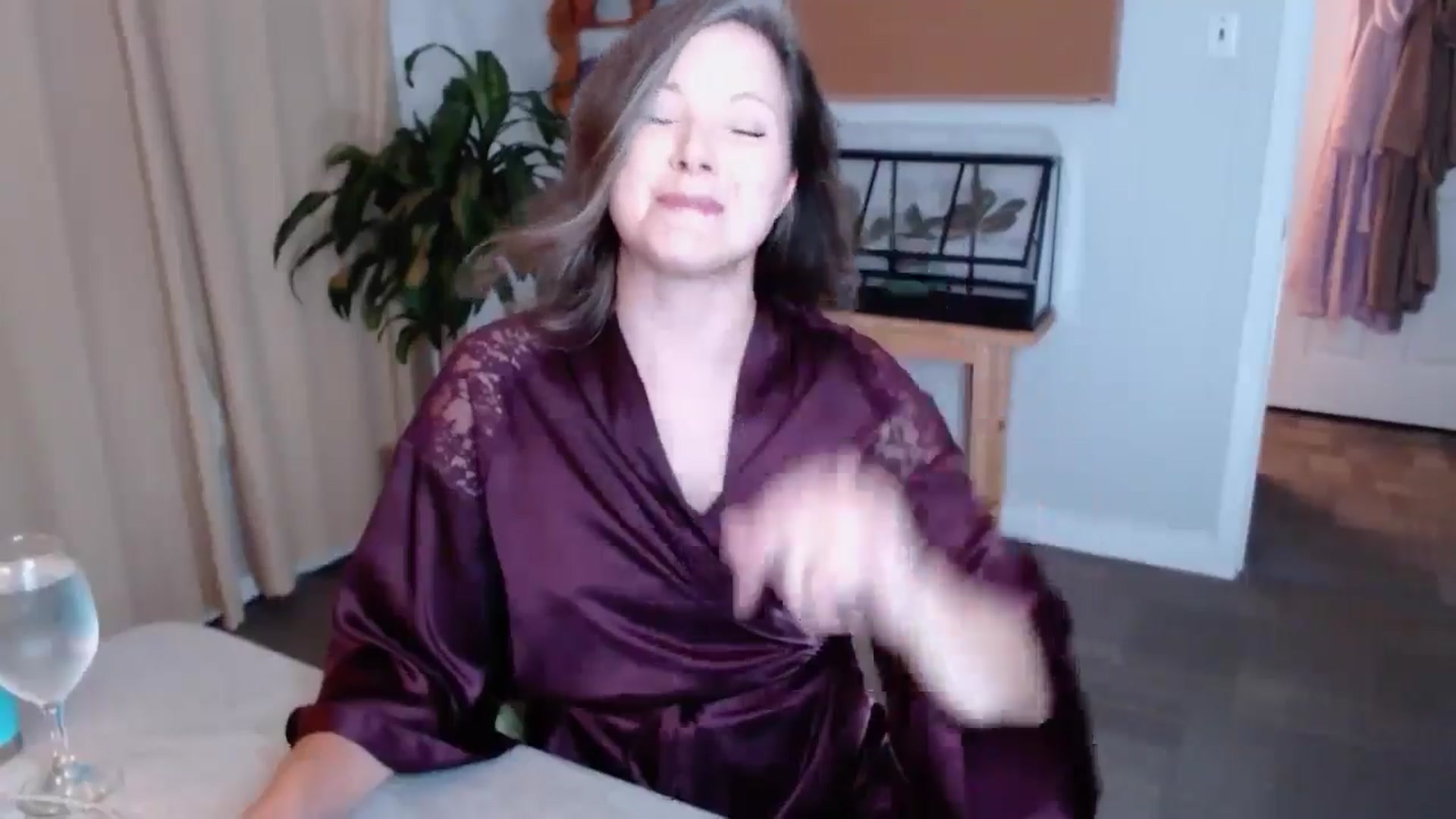 Gallery image thumbnail from KellyHeart's myfreecams stream on, 08/03/2024, 03:07 image 10 of 20