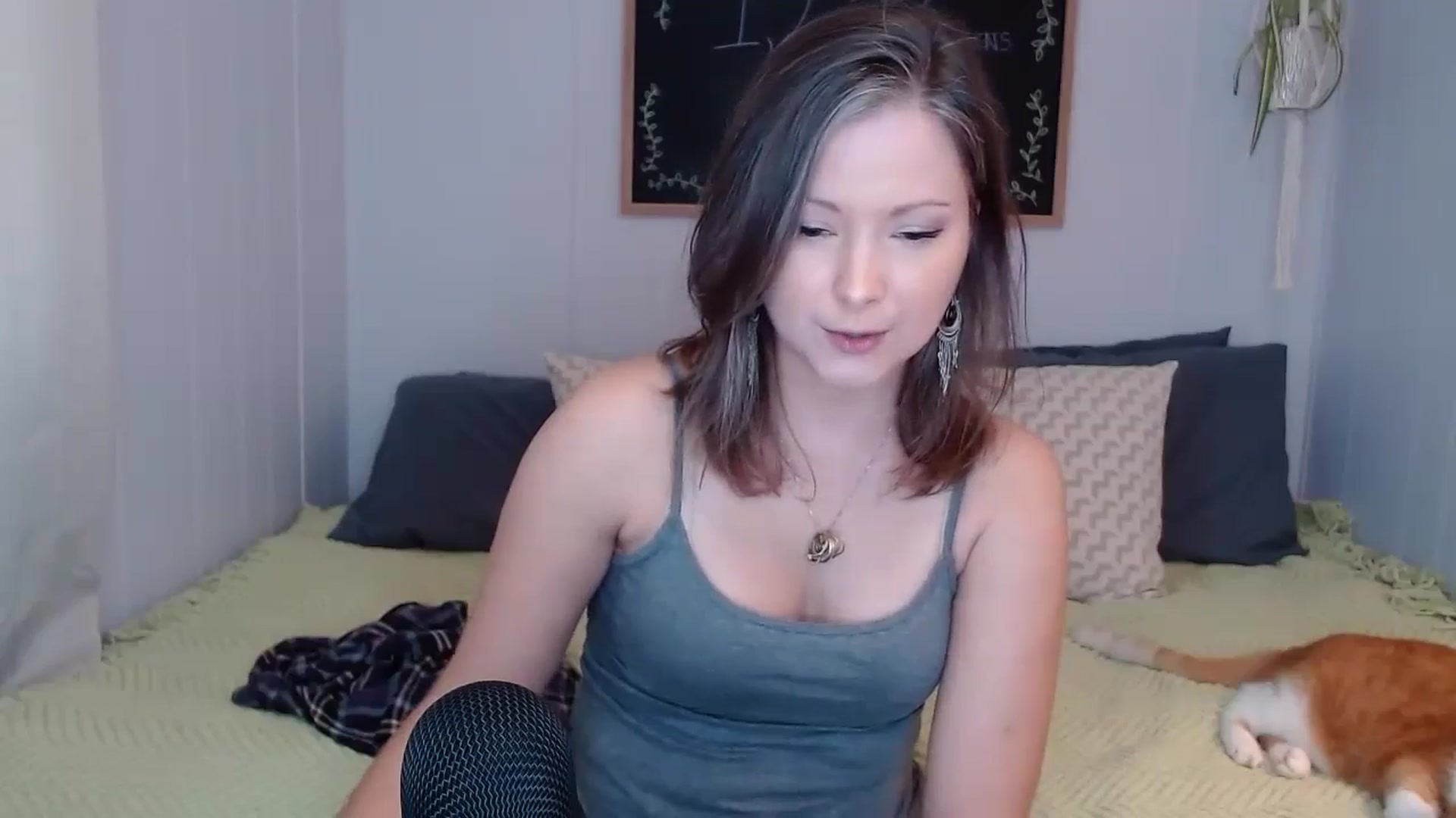 Gallery image thumbnail from KellyHeart's myfreecams stream on, 10/19/2024, 16:00 image 18 of 20