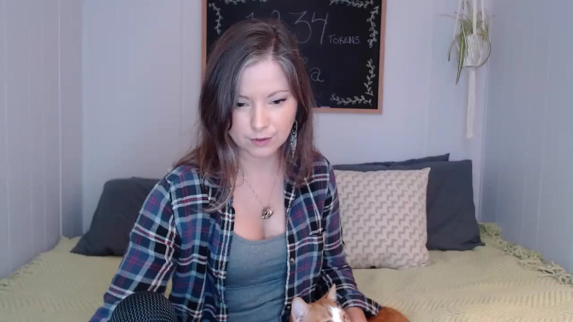 Gallery image thumbnail from KellyHeart's myfreecams stream on, 10/19/2024, 16:00 image 9 of 20