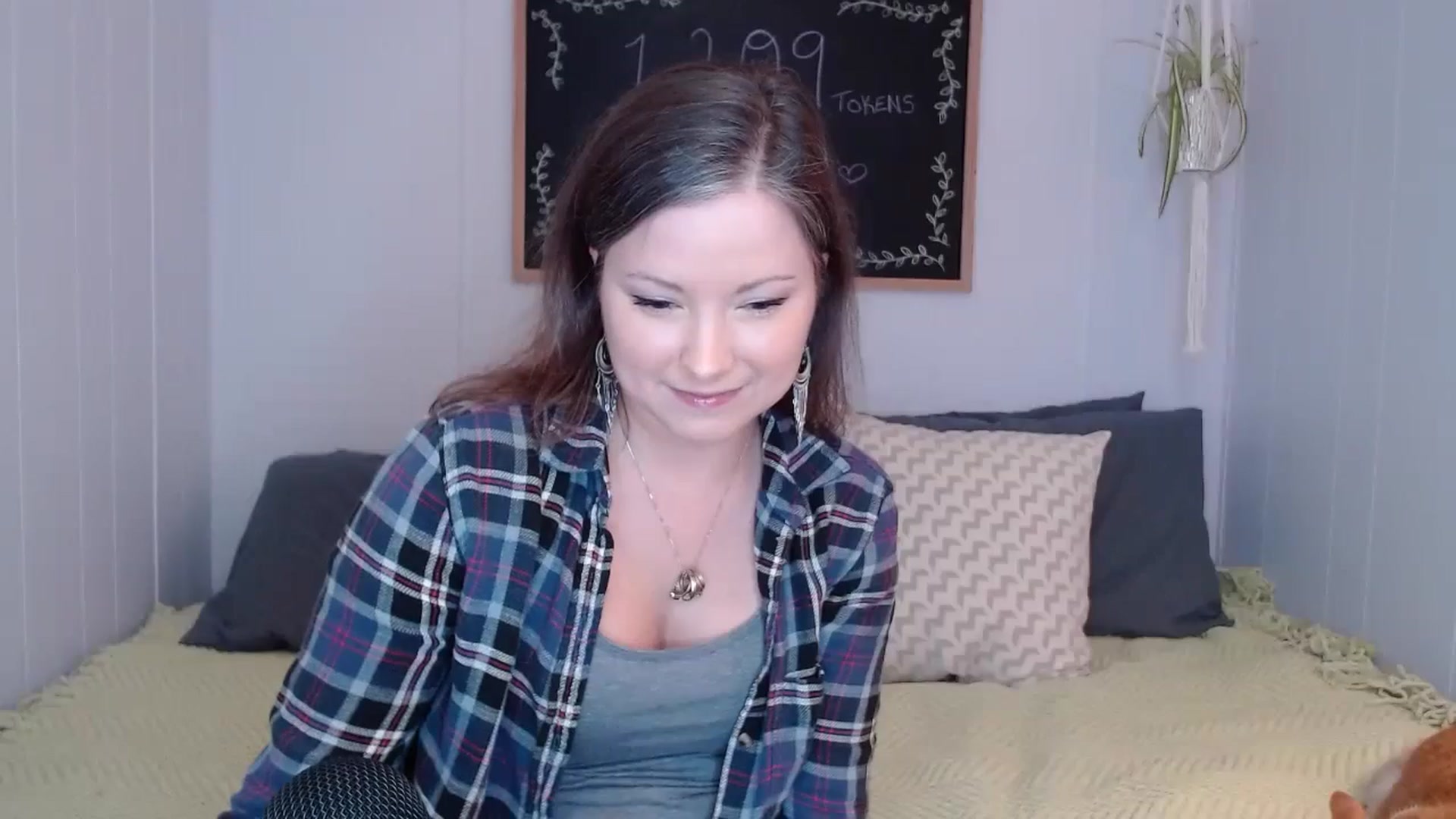 Gallery image thumbnail from KellyHeart's myfreecams stream on, 10/19/2024, 16:00 image 2 of 20