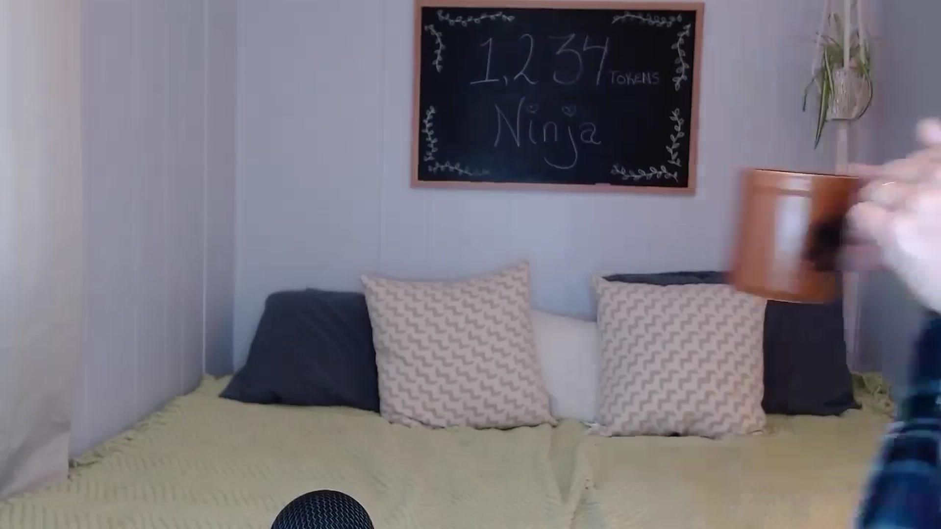 Gallery image thumbnail from KellyHeart's myfreecams stream on, 10/19/2024, 16:00 image 11 of 20
