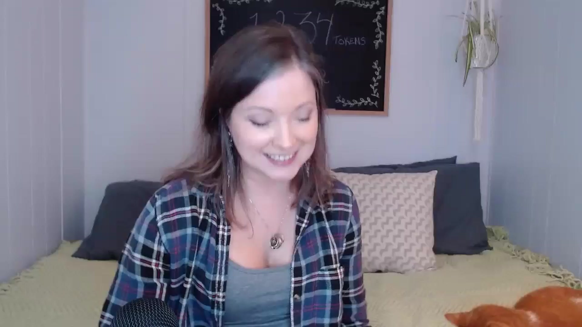 Gallery image thumbnail from KellyHeart's myfreecams stream on, 10/19/2024, 16:00 image 7 of 20