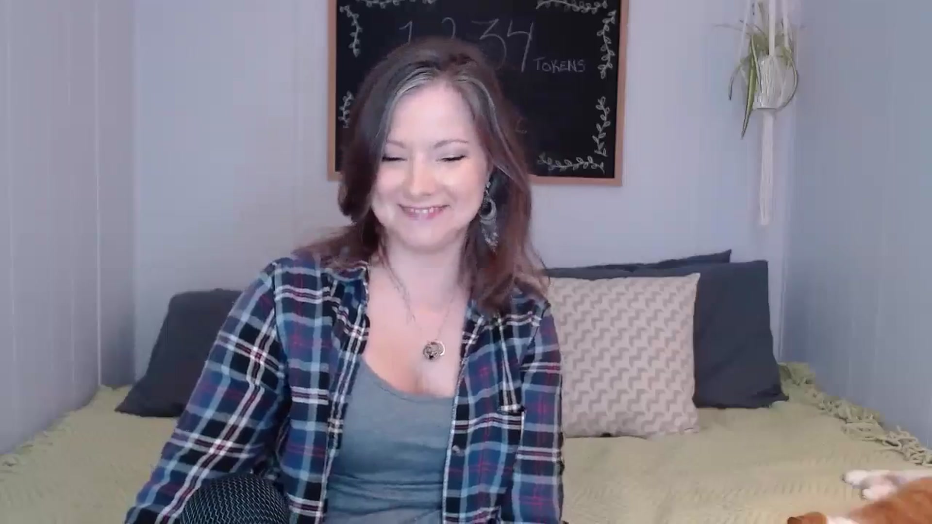 Gallery image thumbnail from KellyHeart's myfreecams stream on, 10/19/2024, 16:00 image 5 of 20