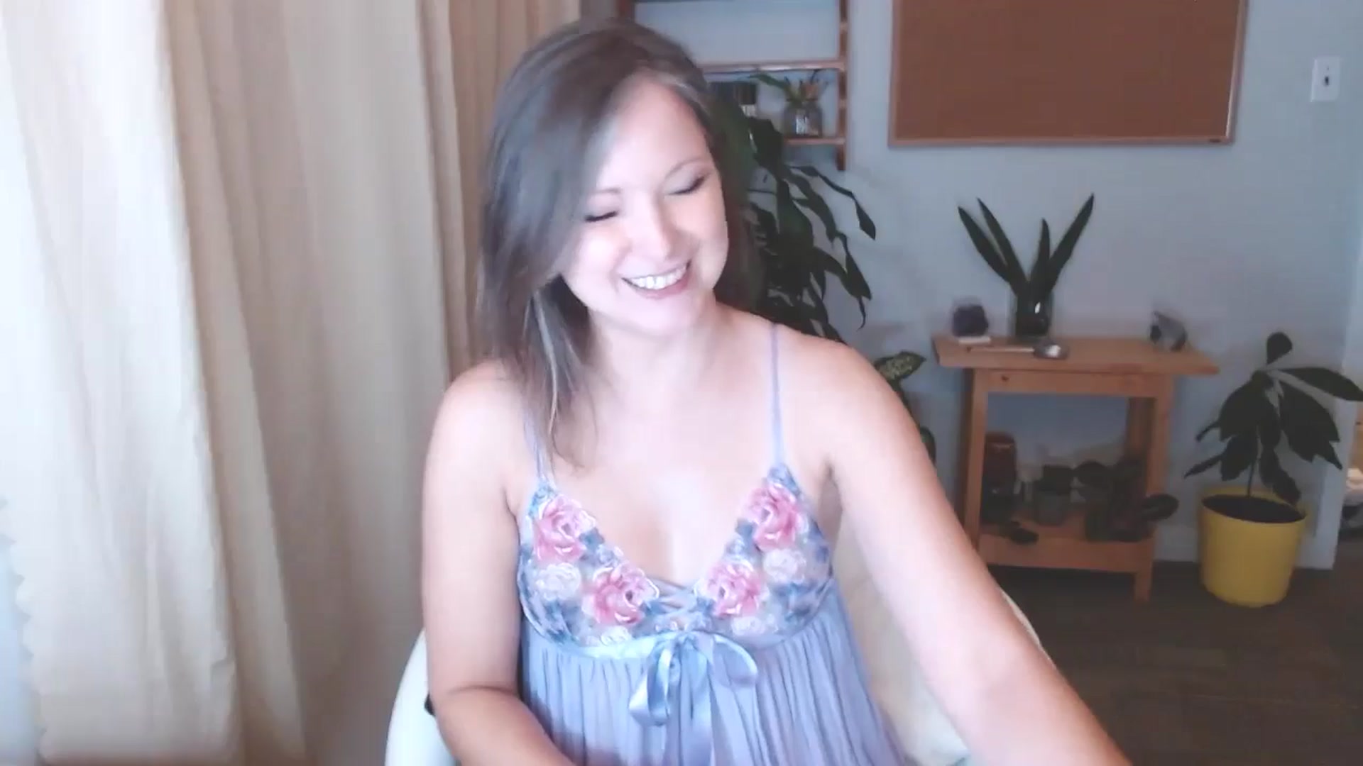 Gallery image thumbnail from KellyHeart's myfreecams stream on, 10/26/2024, 06:41 image 8 of 20