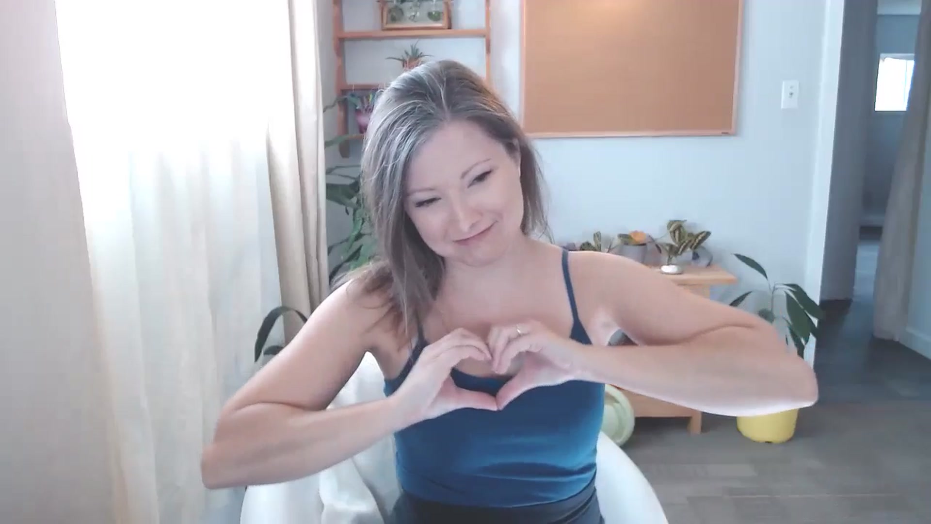 Gallery image thumbnail from KellyHeart's myfreecams stream on, 11/16/2024, 16:14 image 7 of 20