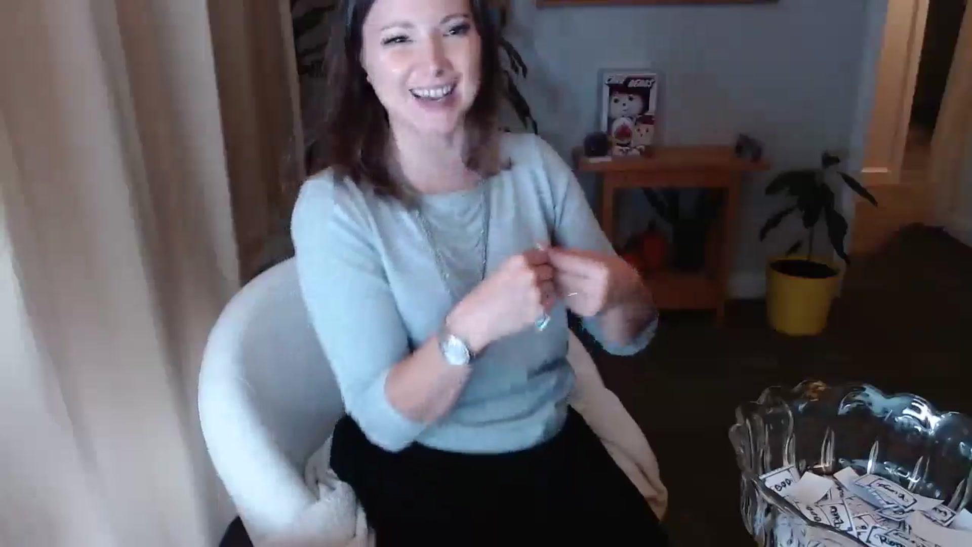 Gallery image thumbnail from KellyHeart's myfreecams stream on, 11/30/2024, 06:38 image 8 of 20