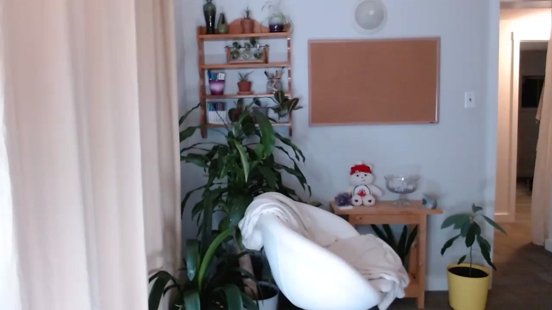 Gallery image thumbnail from KellyHeart's myfreecams stream on, 11/30/2024, 06:38 image 14 of 20