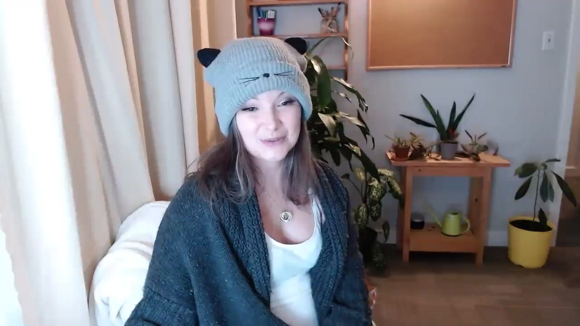 Gallery image thumbnail from KellyHeart's myfreecams stream on, 01/25/2025, 03:25 image 15 of 20