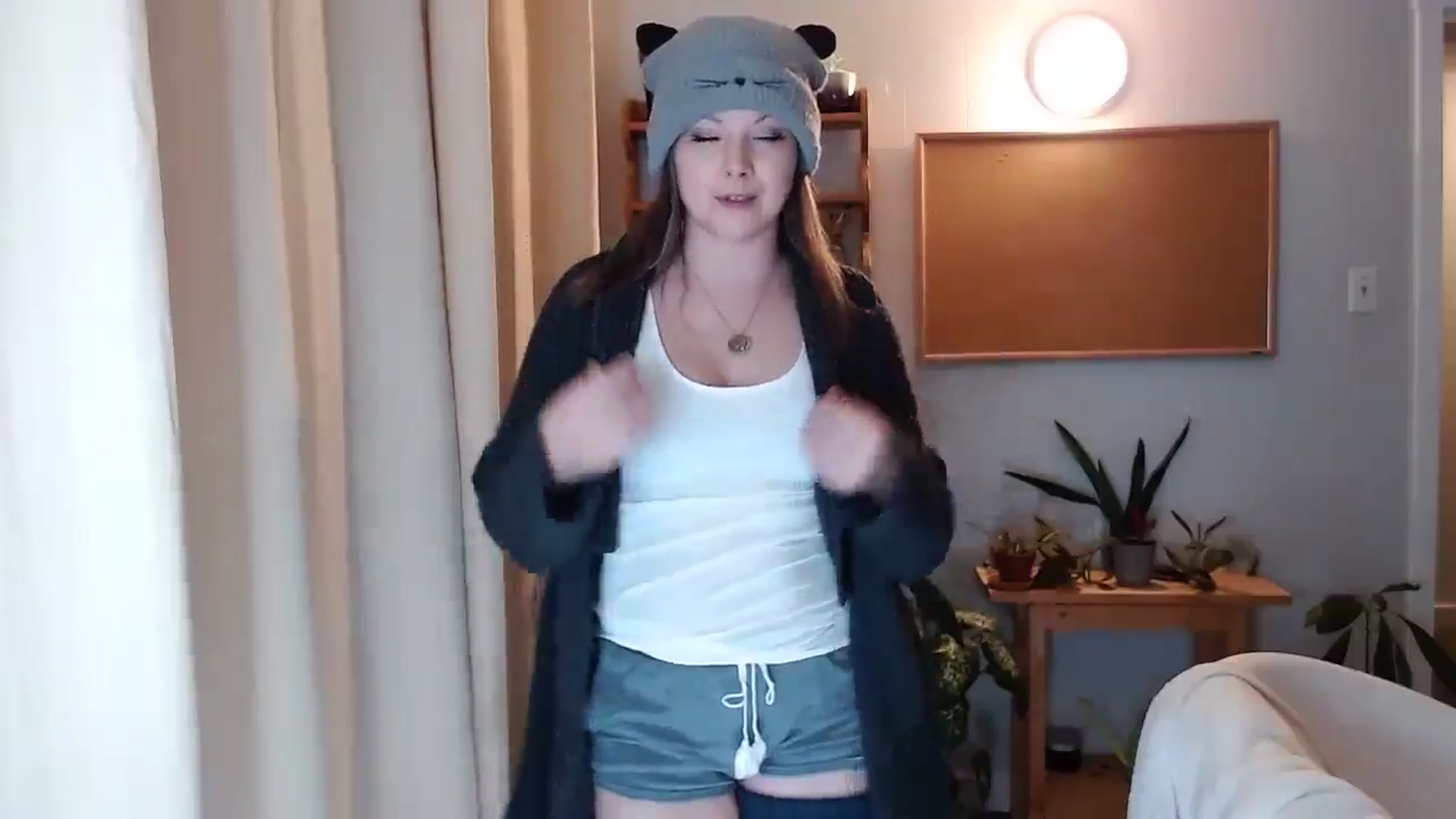 Gallery image thumbnail from KellyHeart's myfreecams stream on, 01/25/2025, 03:25 image 16 of 20
