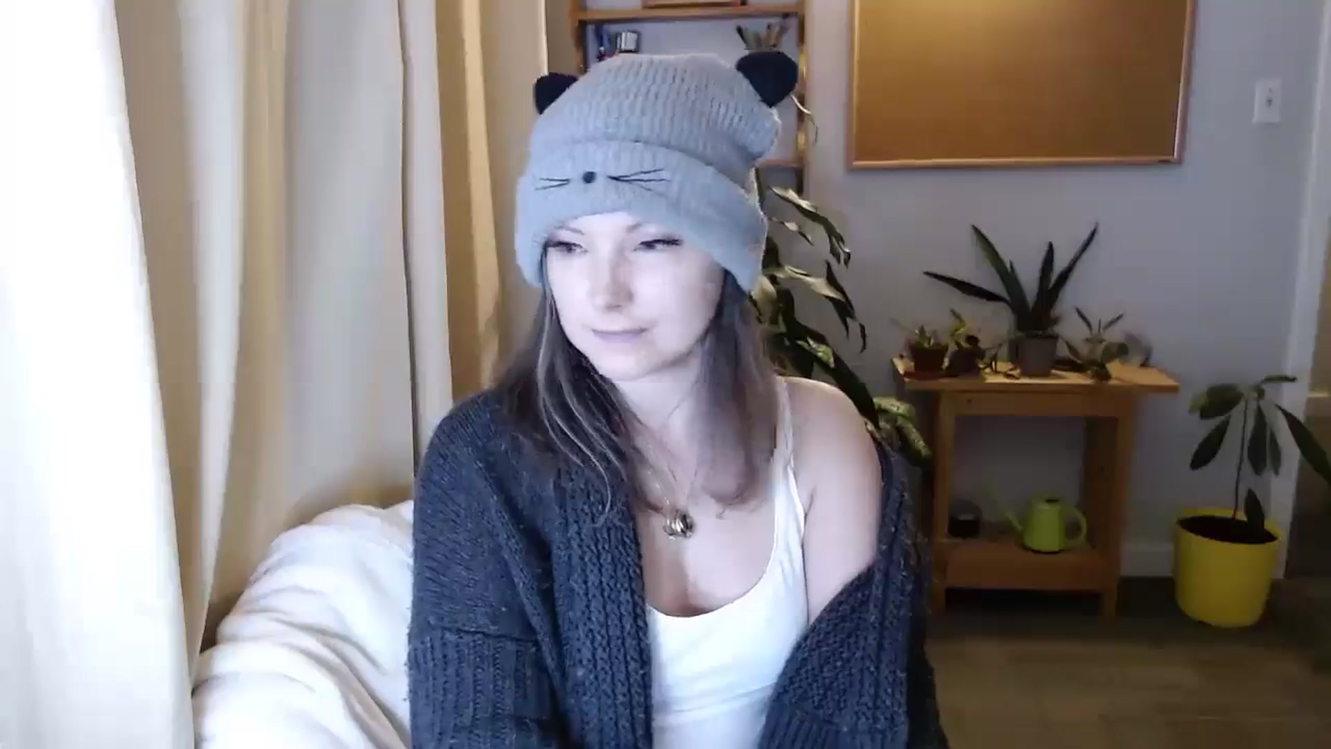 Gallery image thumbnail from KellyHeart's myfreecams stream on, 01/25/2025, 06:25 image 2 of 20