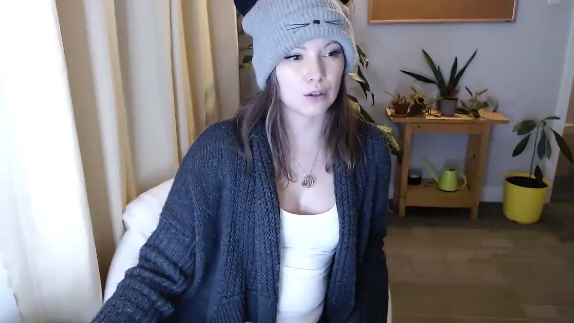 Gallery image thumbnail from KellyHeart's myfreecams stream on, 01/25/2025, 06:25 image 6 of 20