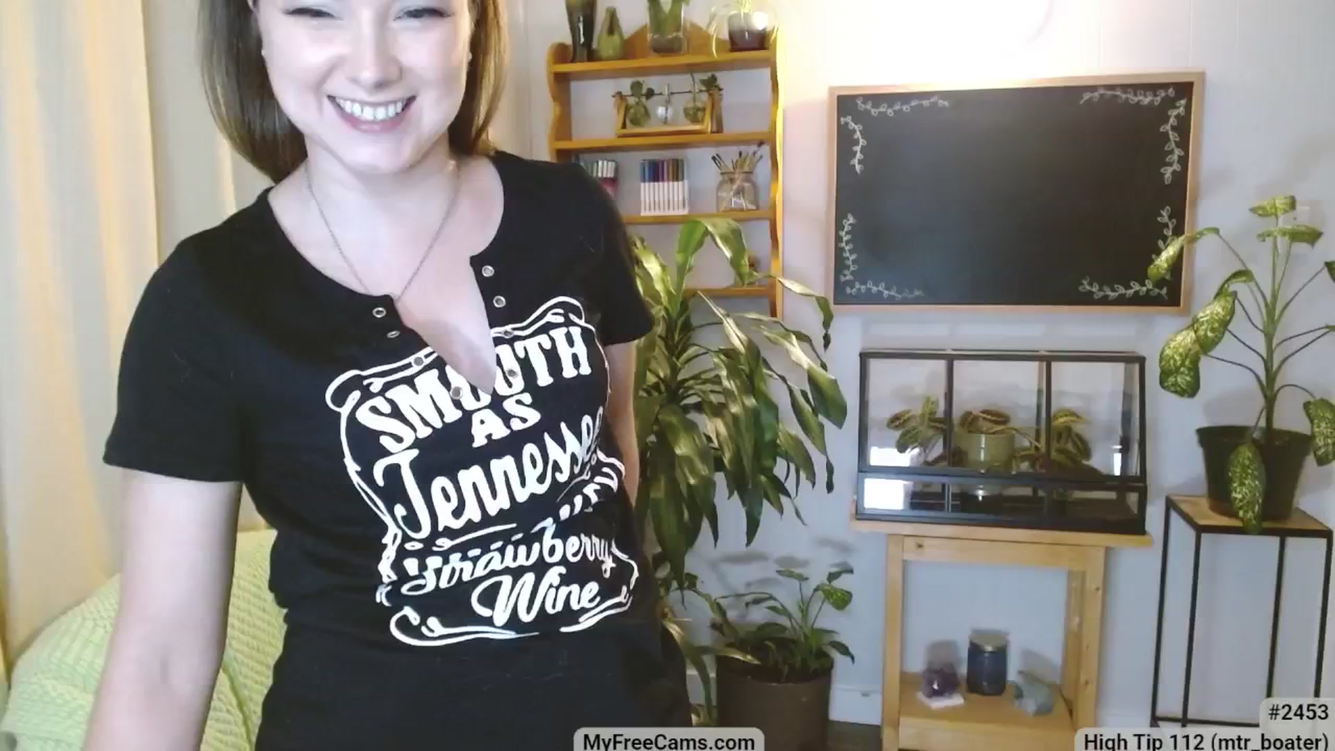 Gallery image thumbnail from KellyHeart's myfreecams stream on, 03/08/2025, 24:38 image 14 of 20