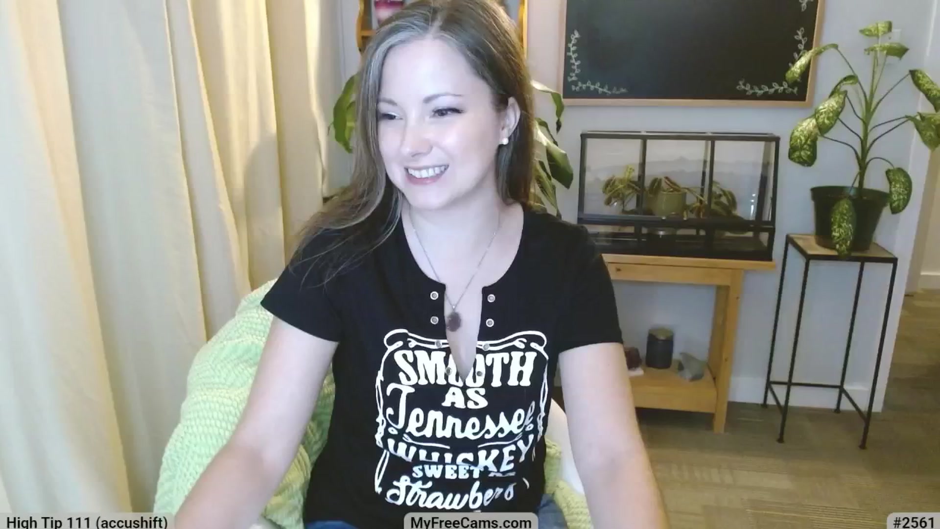 Gallery image thumbnail from KellyHeart's myfreecams stream on, 03/08/2025, 24:38 image 5 of 20