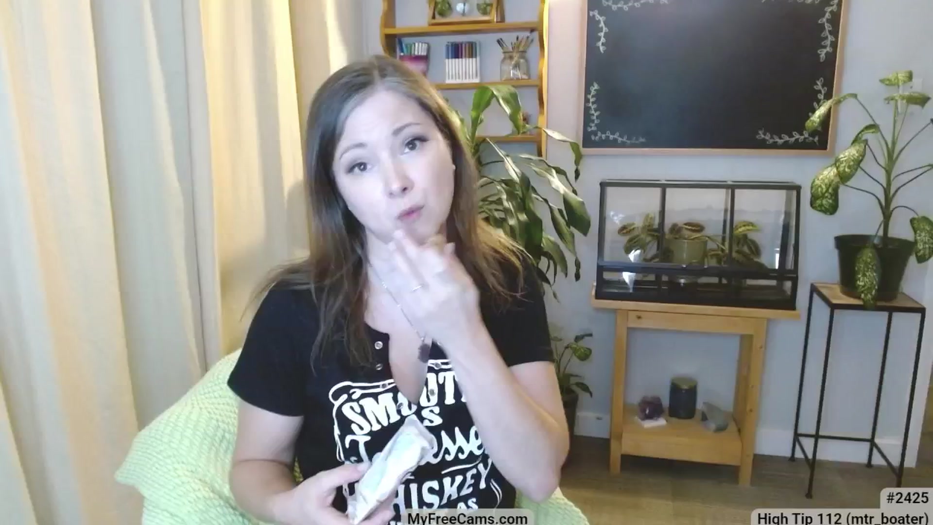 Gallery image thumbnail from KellyHeart's myfreecams stream on, 03/08/2025, 24:38 image 15 of 20