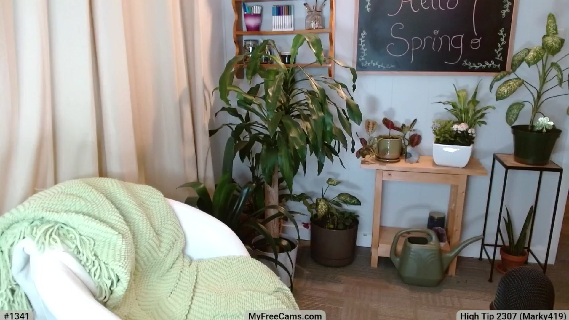 Gallery image thumbnail from KellyHeart's myfreecams stream on, 03/22/2025, 05:03 image 10 of 20