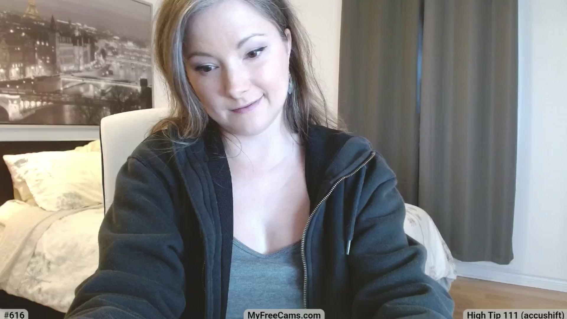 Gallery image thumbnail from KellyHeart's myfreecams stream on, 05/02/2025, 20:21 image 5 of 20