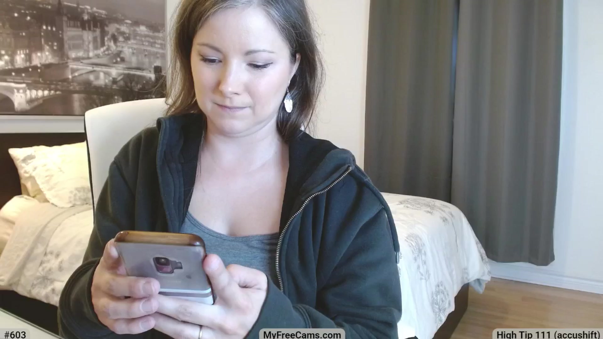 Gallery image thumbnail from KellyHeart's myfreecams stream on, 05/02/2025, 20:21 image 15 of 20