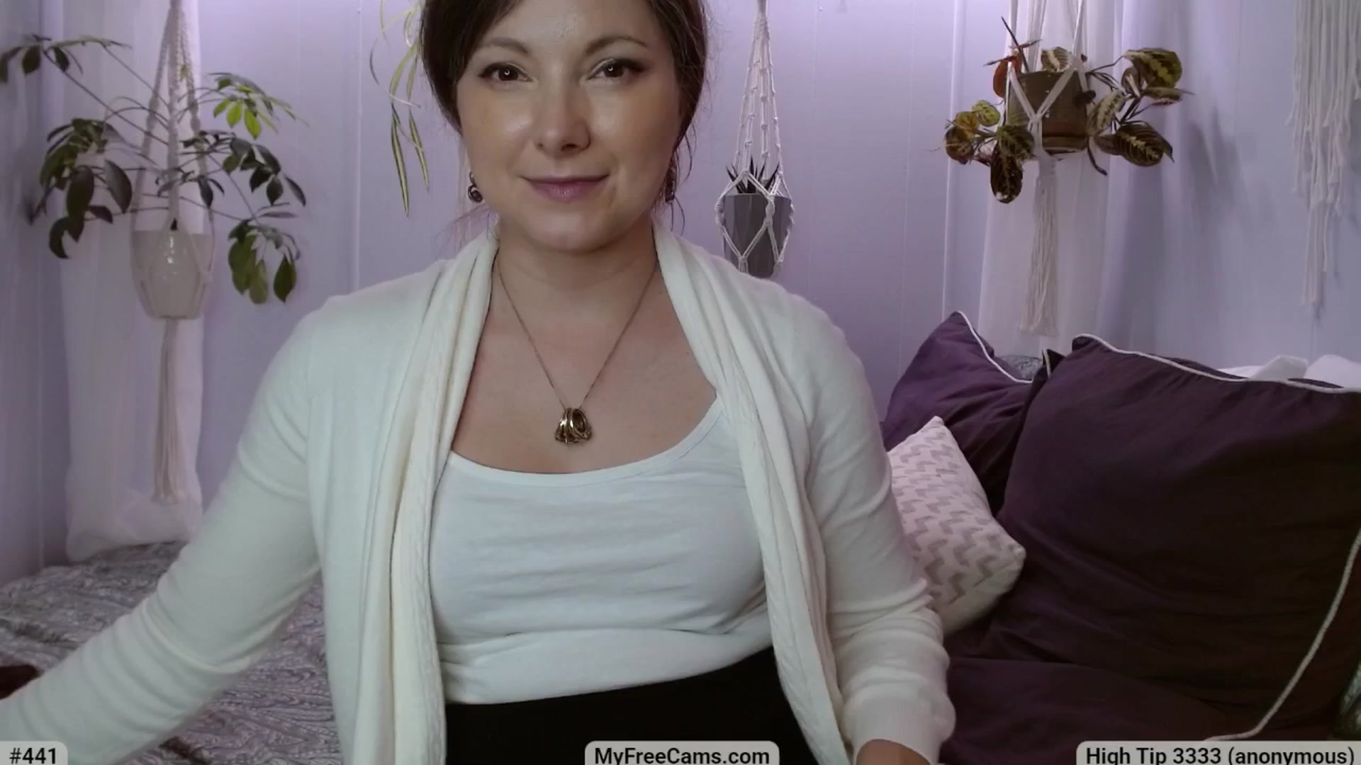 Gallery image thumbnail from KellyHeart's myfreecams stream on, 05/17/2025, 06:52 image 12 of 20
