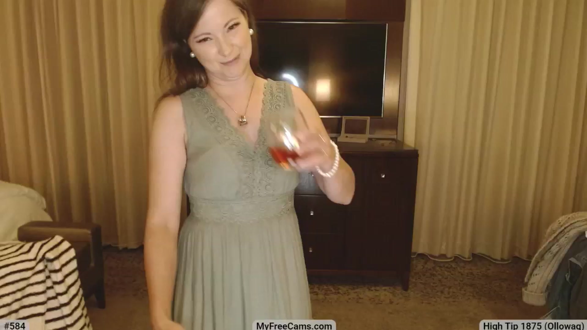 Gallery image thumbnail from KellyHeart's myfreecams stream on, 07/01/2025, 04:02 image 10 of 20