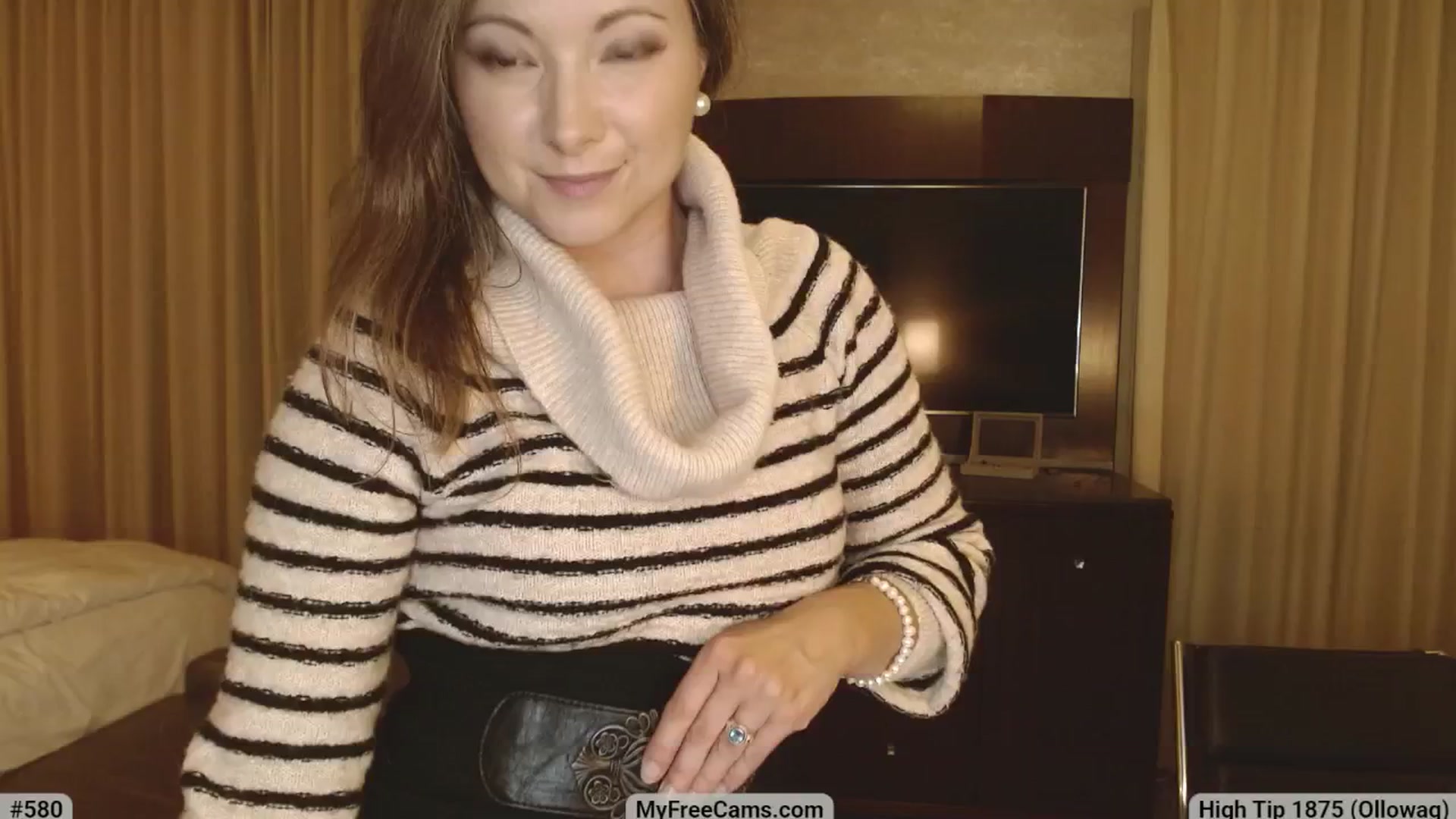 Gallery image thumbnail from KellyHeart's myfreecams stream on, 07/01/2025, 04:02 image 13 of 20