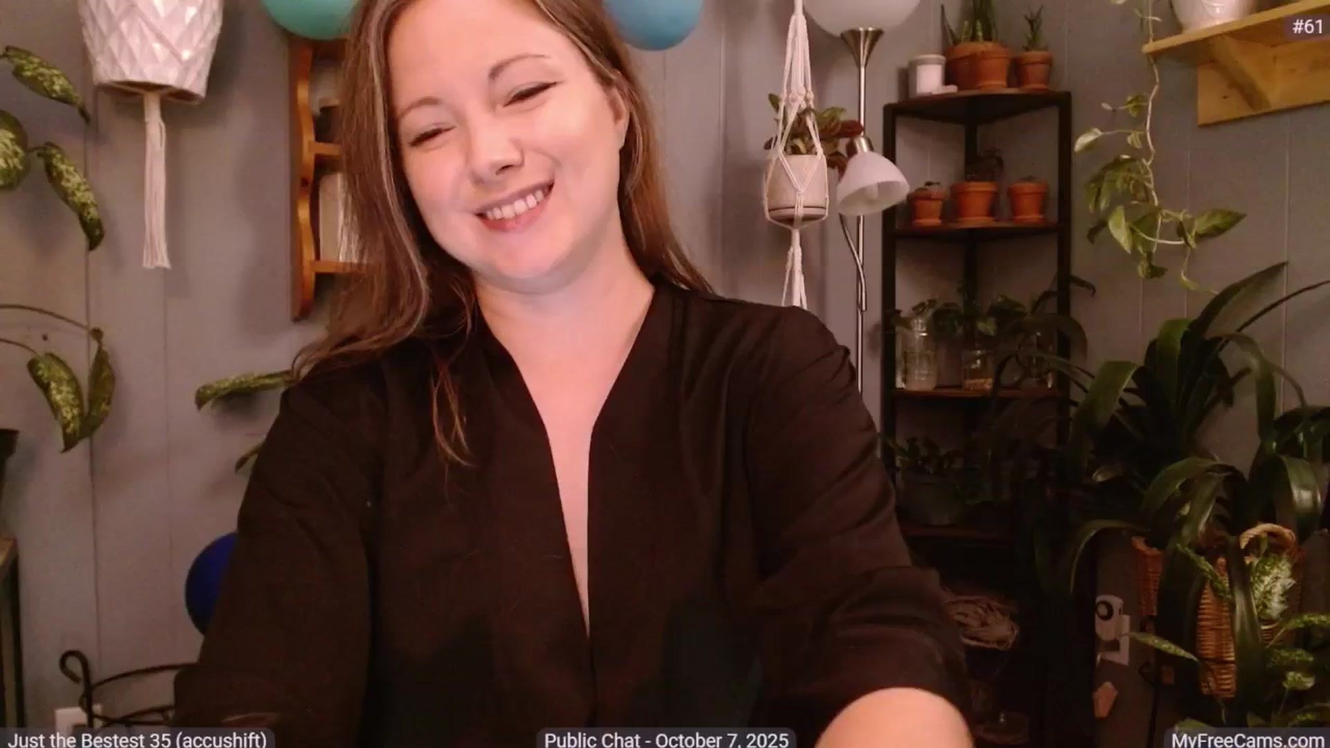 Gallery image thumbnail from KellyHeart's myfreecams stream on, 10/08/2025, 03:17 image 3 of 20