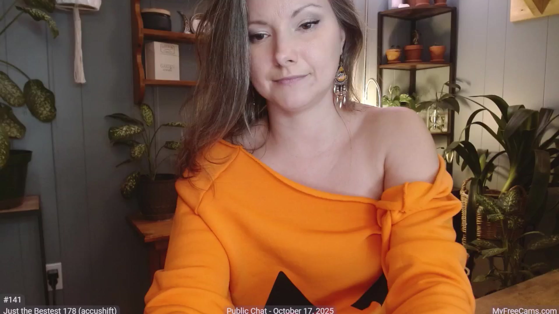 Gallery image thumbnail from KellyHeart's myfreecams stream on, 10/18/2025, 06:34 image 11 of 20