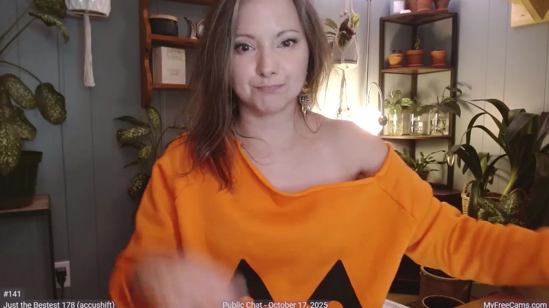 Gallery image thumbnail from KellyHeart's myfreecams stream on, 10/18/2025, 06:34 image 14 of 20