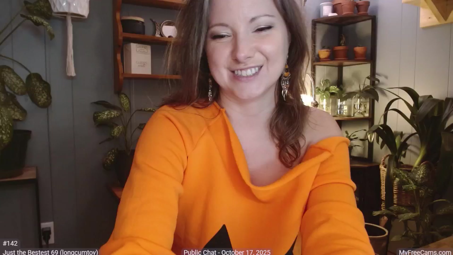 Gallery image thumbnail from KellyHeart's myfreecams stream on, 10/18/2025, 06:34 image 8 of 20