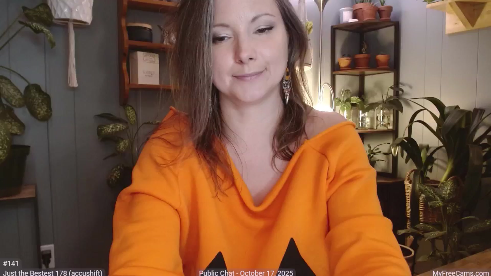 Gallery image thumbnail from KellyHeart's myfreecams stream on, 10/18/2025, 06:34 image 10 of 20