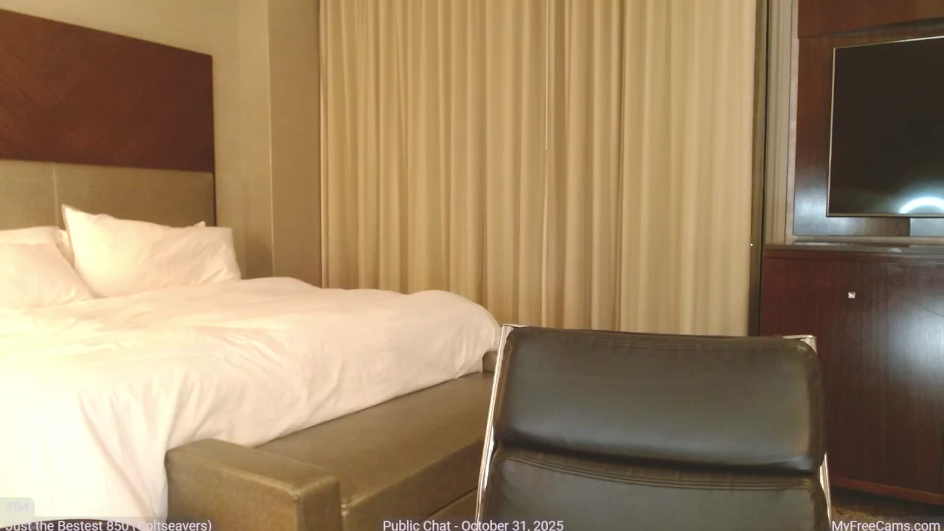 Gallery image thumbnail from KellyHeart's myfreecams stream on, 11/01/2025, 08:07 image 17 of 20
