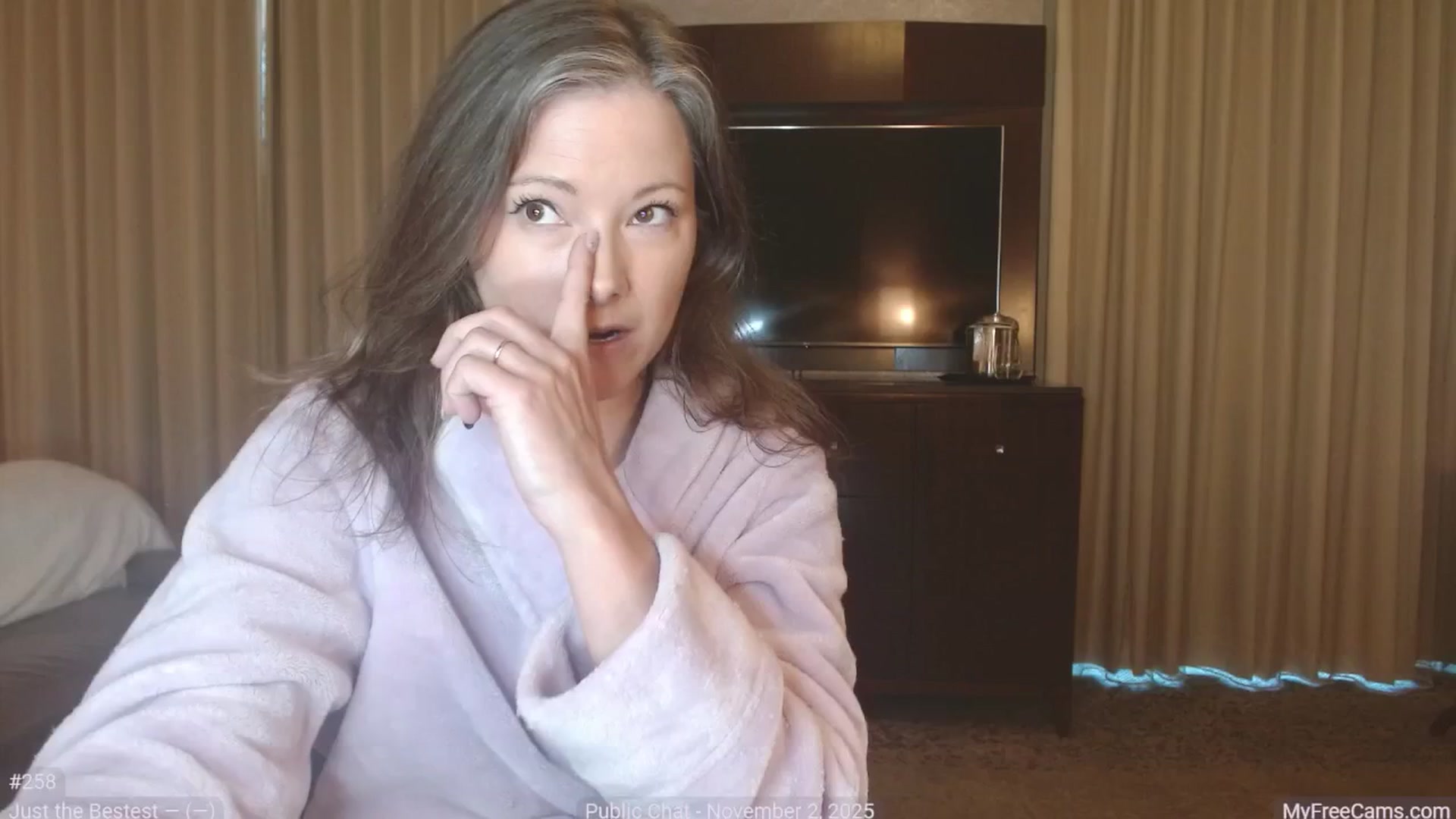 Gallery image thumbnail from KellyHeart's myfreecams stream on, 11/02/2025, 14:13 image 8 of 20