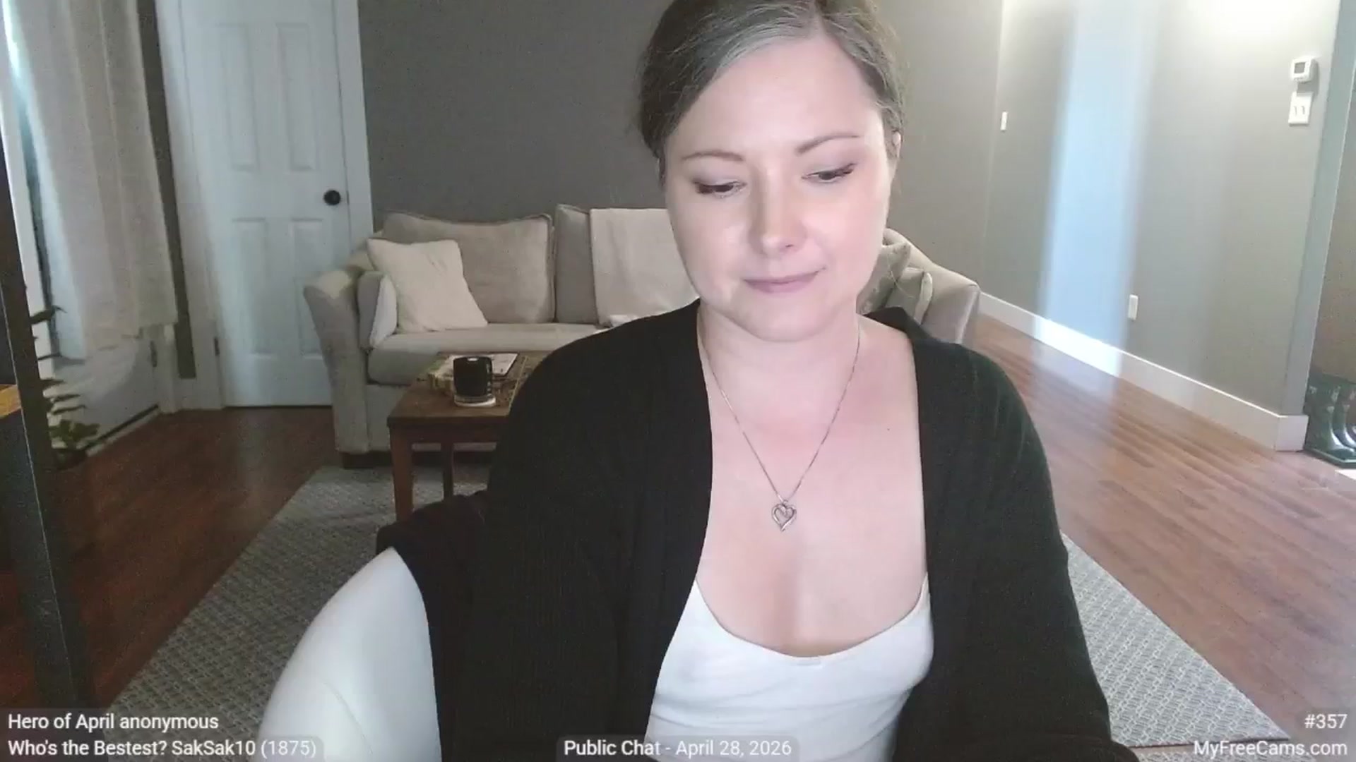 Gallery image thumbnail from KellyHeart's myfreecams stream on, 04/28/2026, 19:58 image 16 of 20