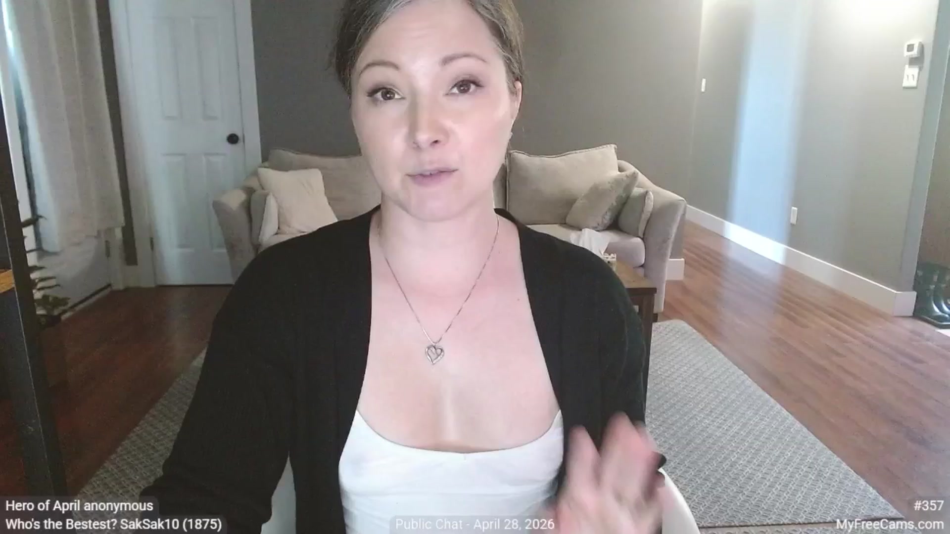 Gallery image thumbnail from KellyHeart's myfreecams stream on, 04/28/2026, 19:58 image 18 of 20
