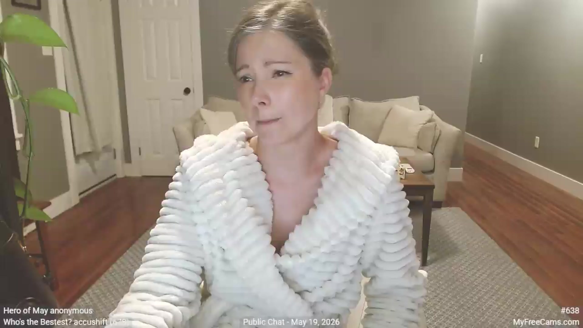 Gallery image thumbnail from KellyHeart's myfreecams stream on, 05/20/2026, 04:12 image 9 of 20