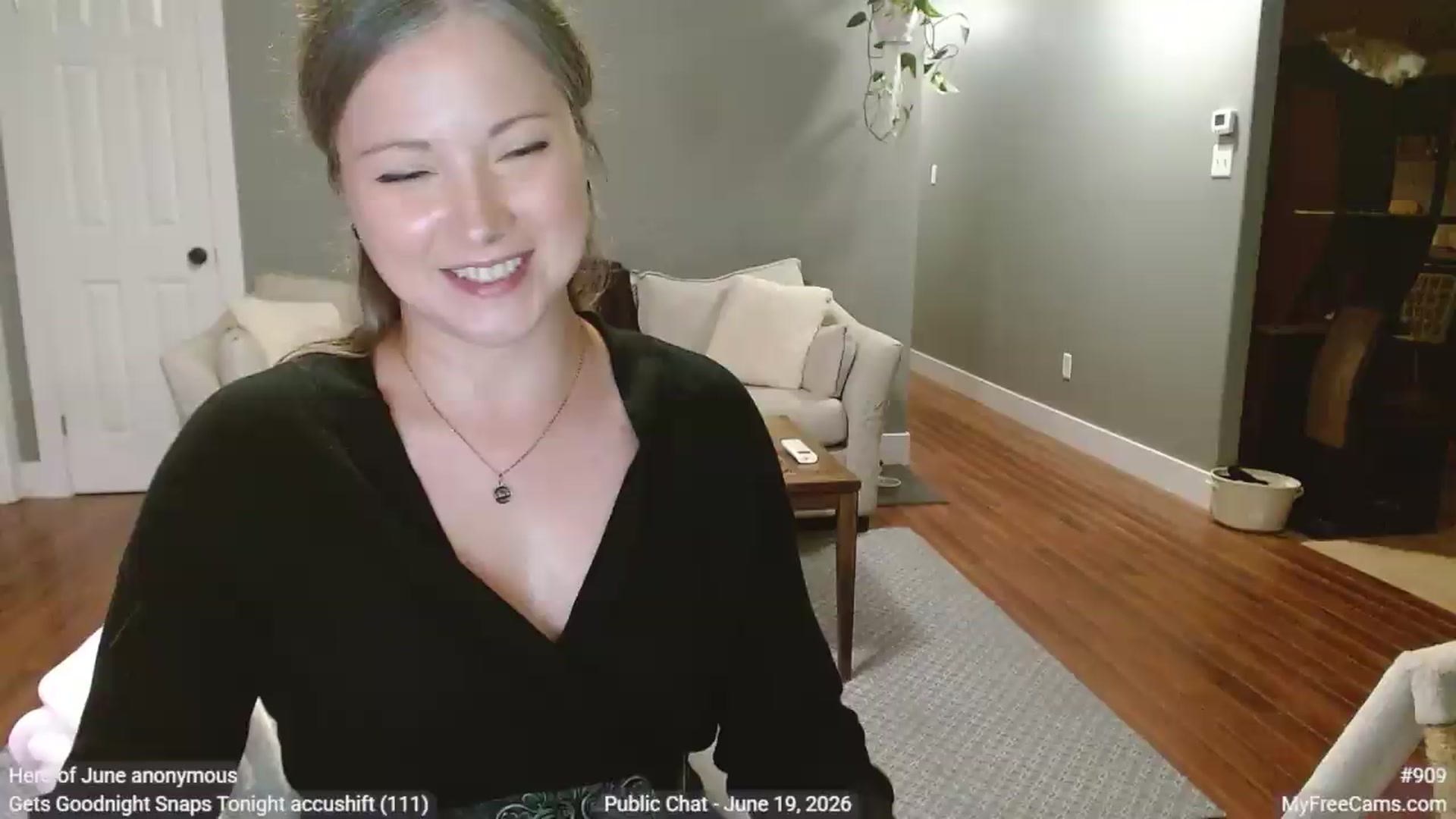Gallery image thumbnail from KellyHeart's myfreecams stream on, 06/20/2026, 03:25 image 6 of 20