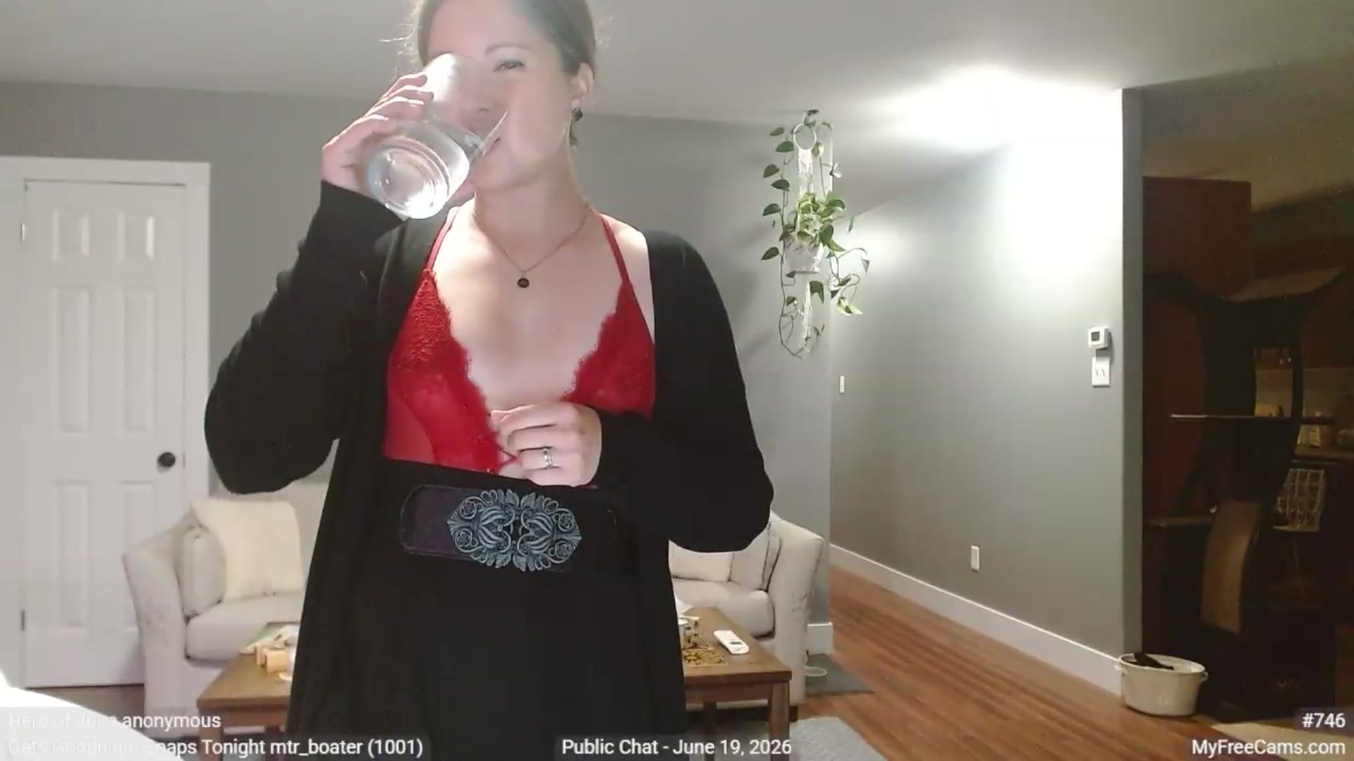 Gallery image thumbnail from KellyHeart's myfreecams stream on, 06/20/2026, 07:31 image 15 of 20
