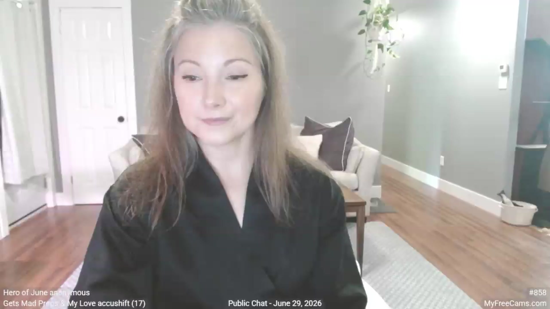 Gallery image thumbnail from KellyHeart's myfreecams stream on, 06/29/2026, 19:07 image 4 of 20
