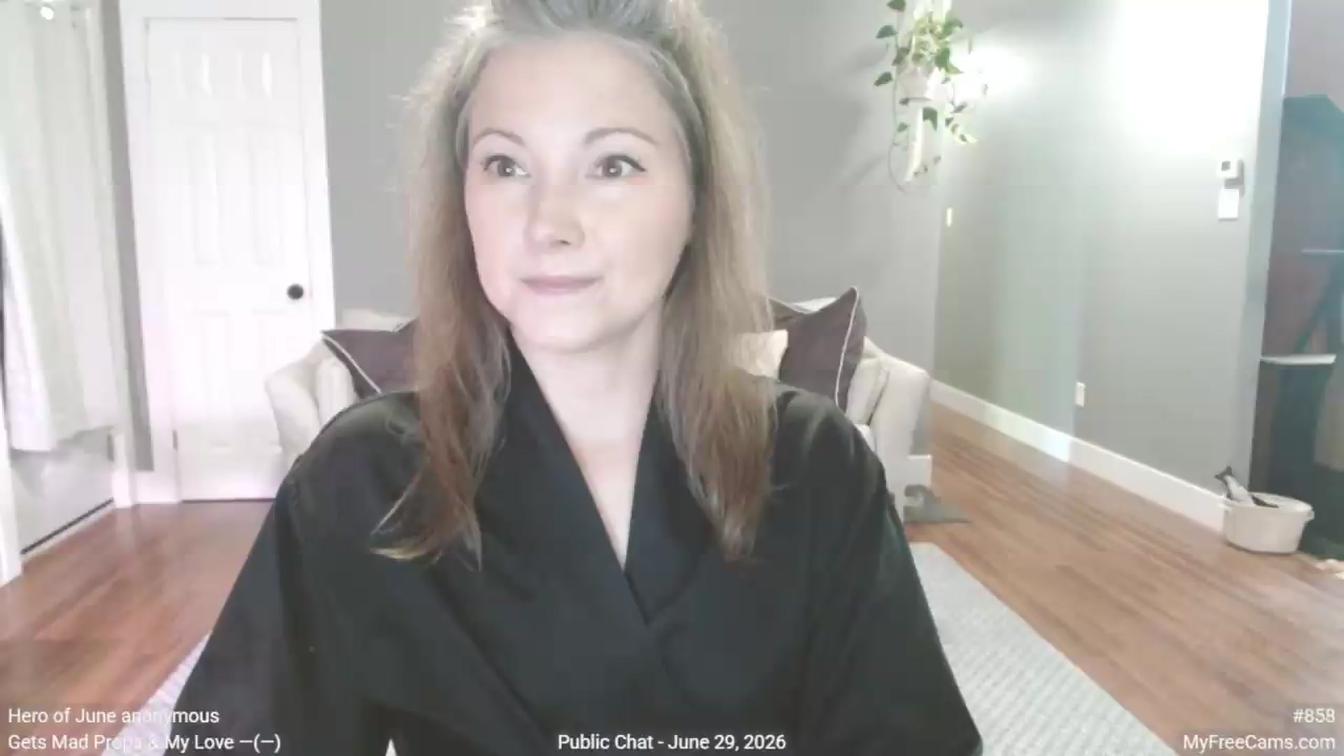 Gallery image thumbnail from KellyHeart's myfreecams stream on, 06/29/2026, 19:07 image 1 of 20