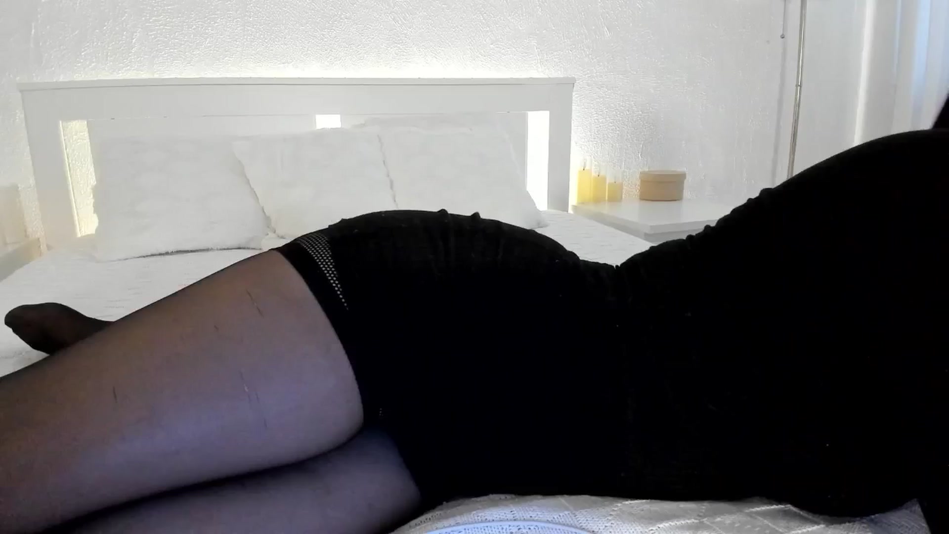 Gallery image thumbnail from KellyK's myfreecams stream on, 04/16/2025, 11:37 image 17 of 20