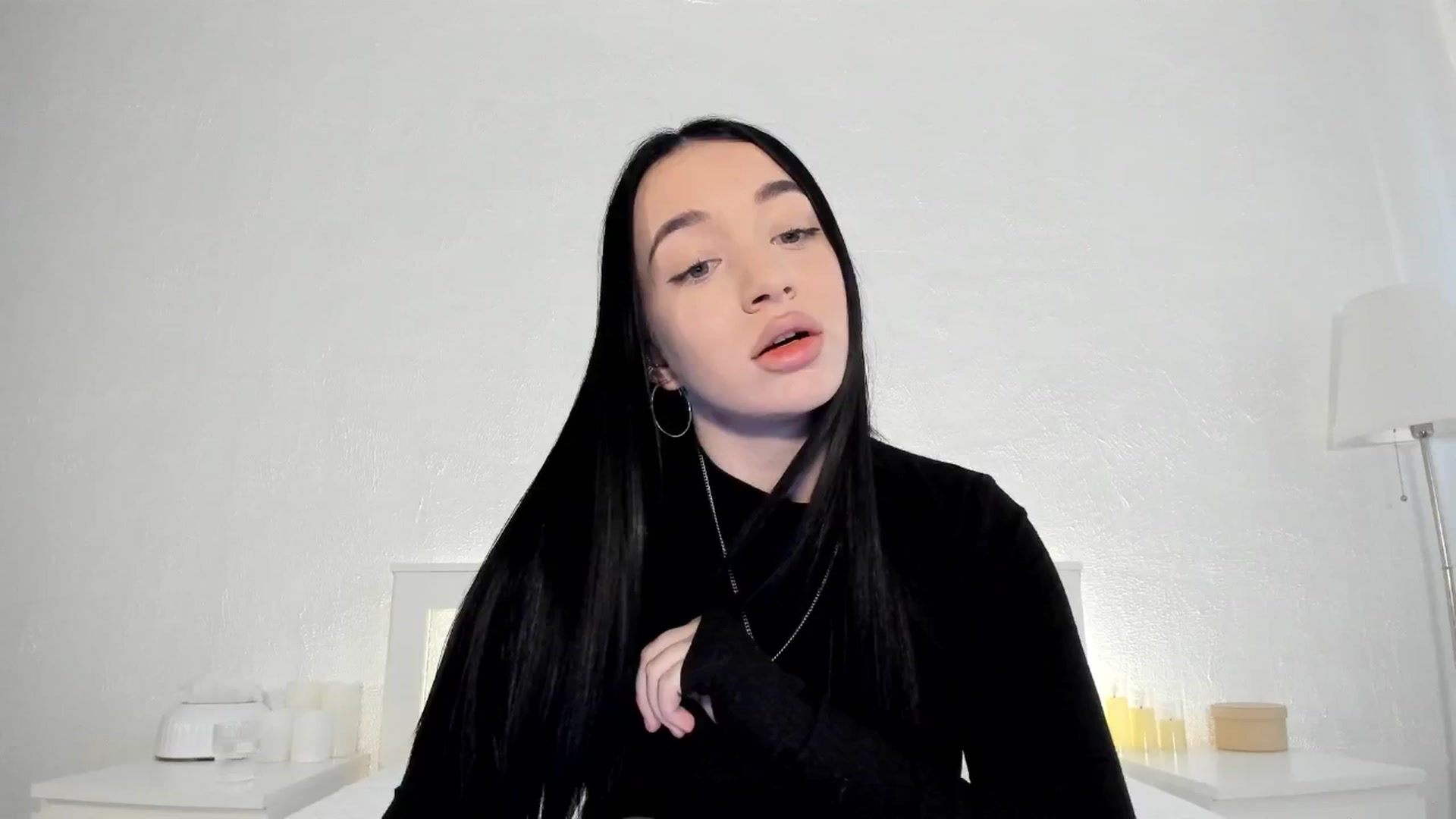 Gallery image thumbnail from KellyK's myfreecams stream on, 04/16/2025, 11:37 image 1 of 20