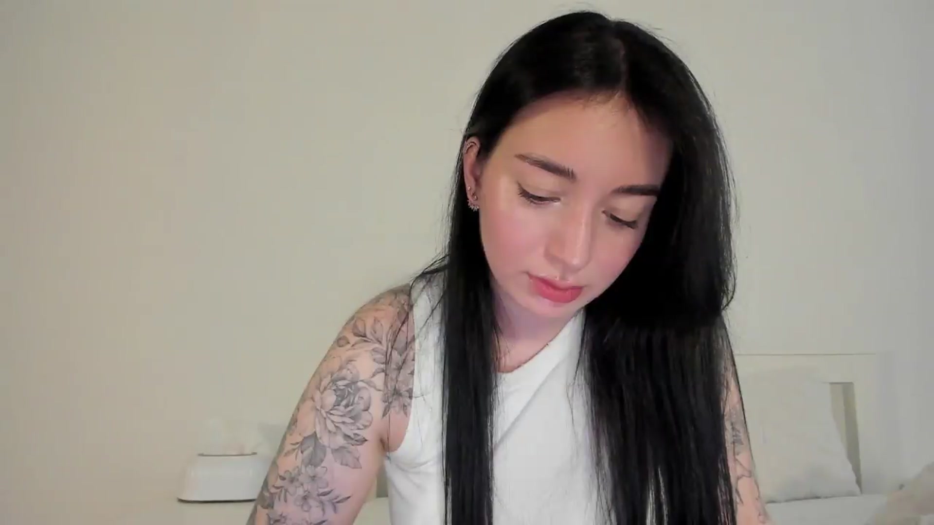 Gallery image thumbnail from KellyK's myfreecams stream on, 07/20/2026, 10:53 image 19 of 20