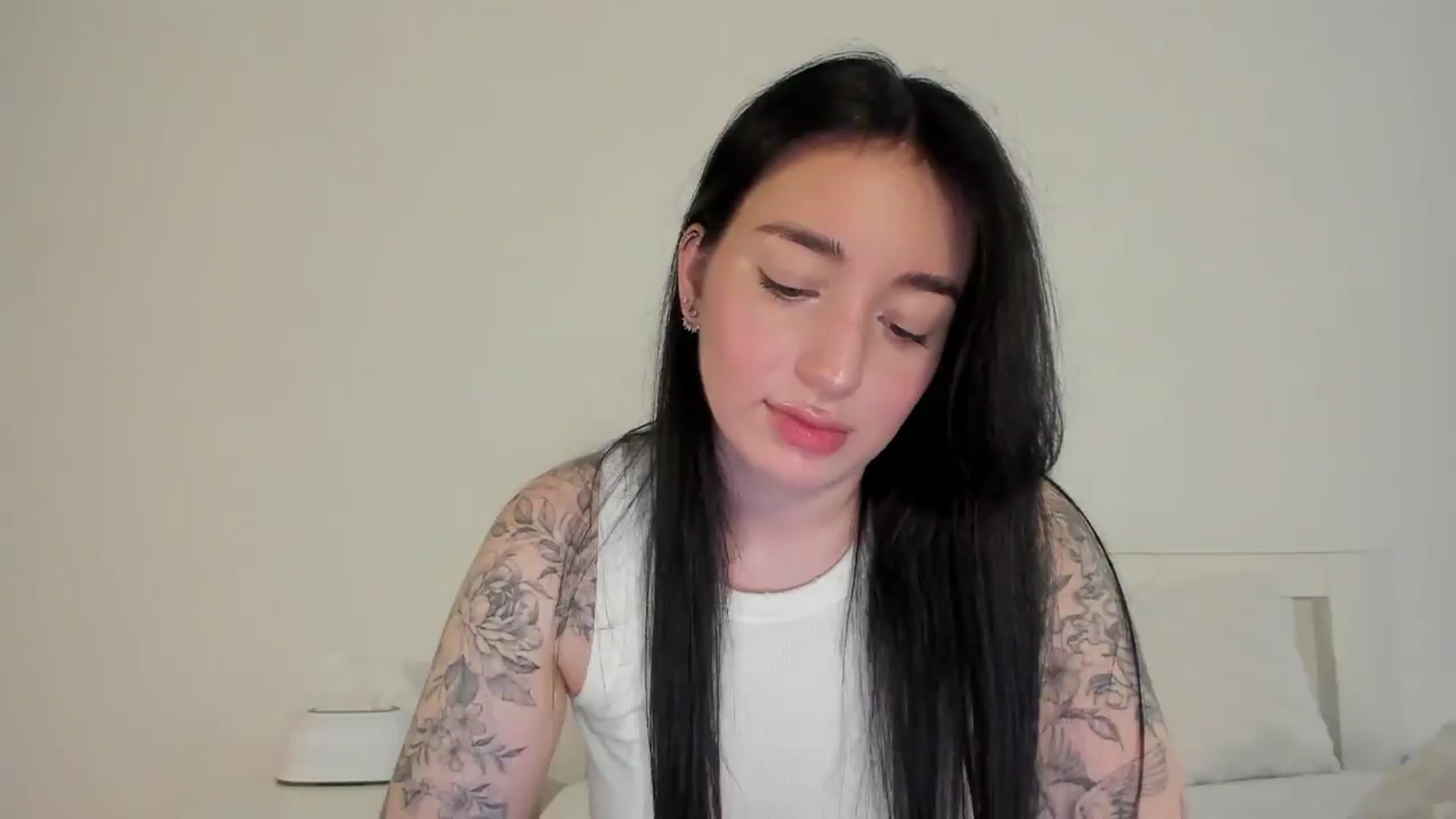 Gallery image thumbnail from KellyK's myfreecams stream on, 07/20/2026, 10:53 image 20 of 20