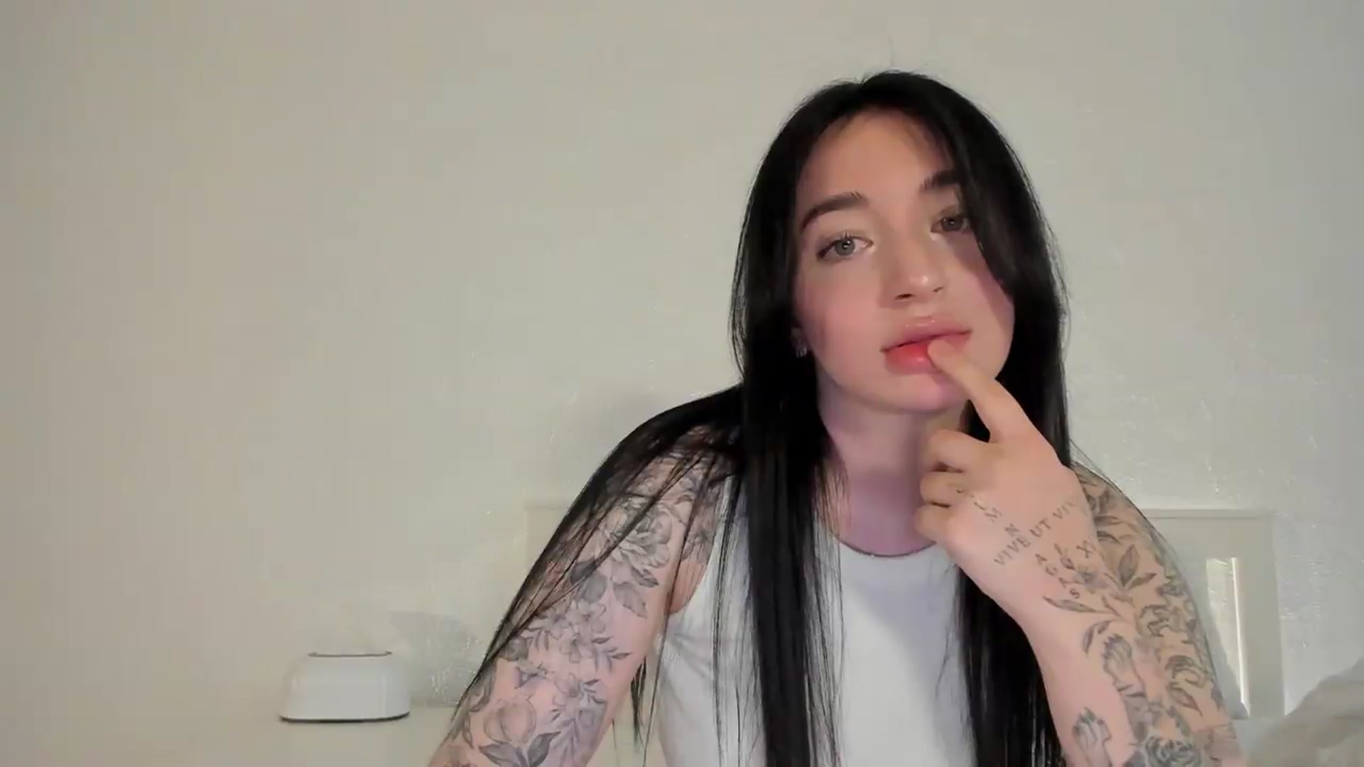 Gallery image thumbnail from KellyK's myfreecams stream on, 07/20/2026, 11:51 image 16 of 20