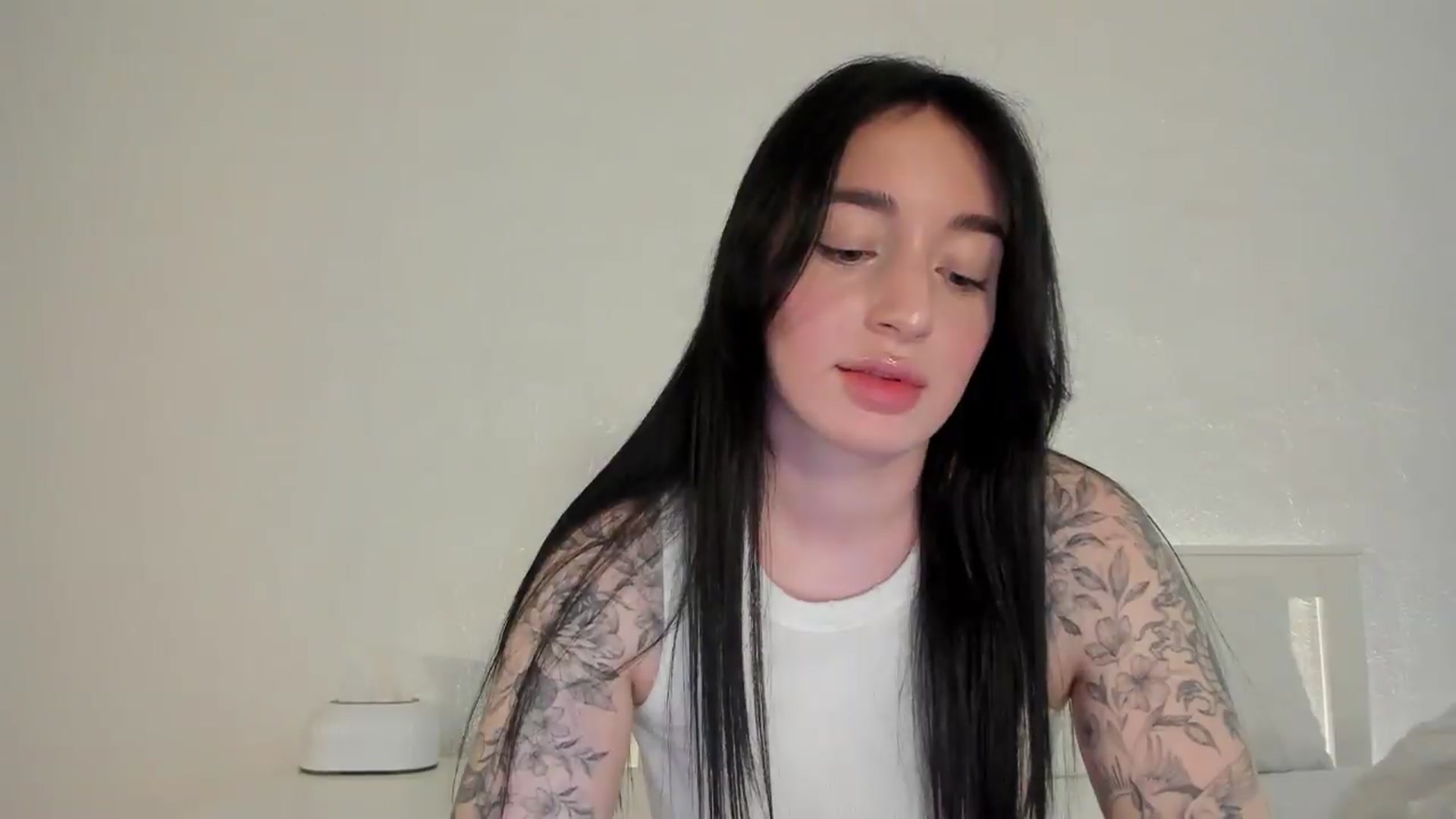 Gallery image thumbnail from KellyK's myfreecams stream on, 07/20/2026, 11:51 image 13 of 20