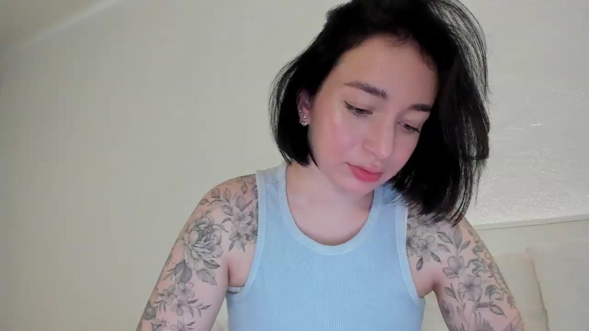Gallery image thumbnail from KellyK's myfreecams stream on, 08/04/2026, 12:05 image 17 of 20