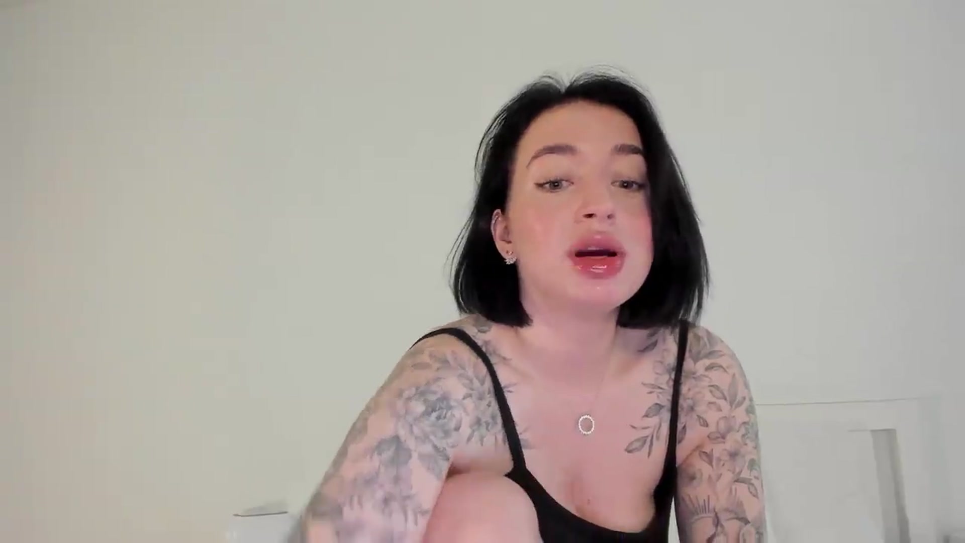 Gallery image thumbnail from KellyK's myfreecams stream on, 08/05/2026, 09:38 image 8 of 20