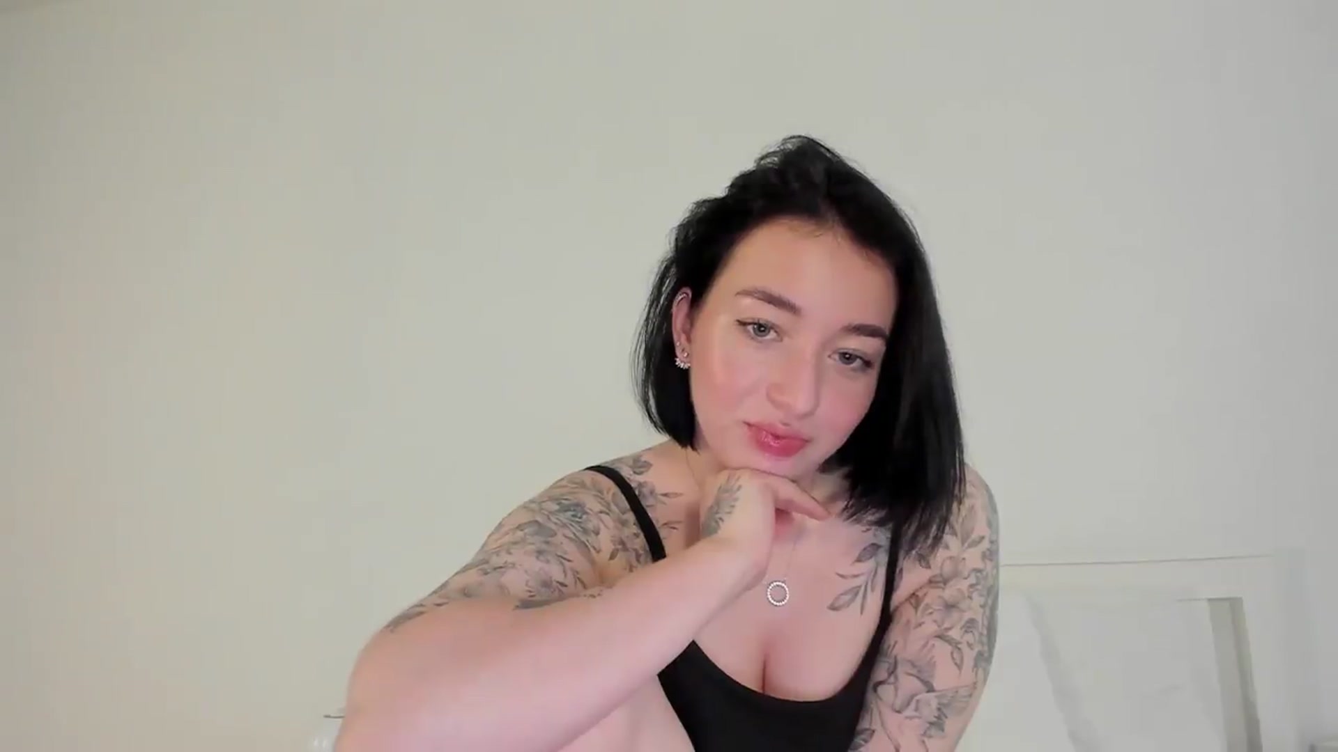 Gallery image thumbnail from KellyK's myfreecams stream on, 08/05/2026, 09:38 image 18 of 20
