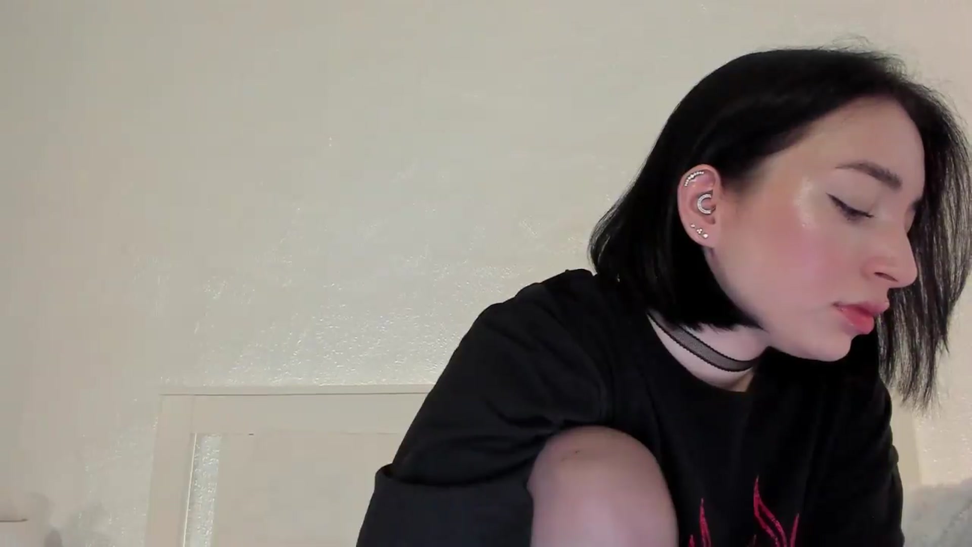Gallery image thumbnail from KellyK's myfreecams stream on, 08/18/2026, 12:27 image 17 of 20