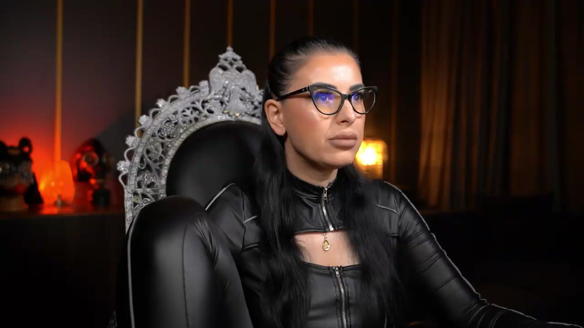 Gallery image thumbnail from KellyKent's myfreecams stream on, 06/15/2026, 23:23 image 10 of 20
