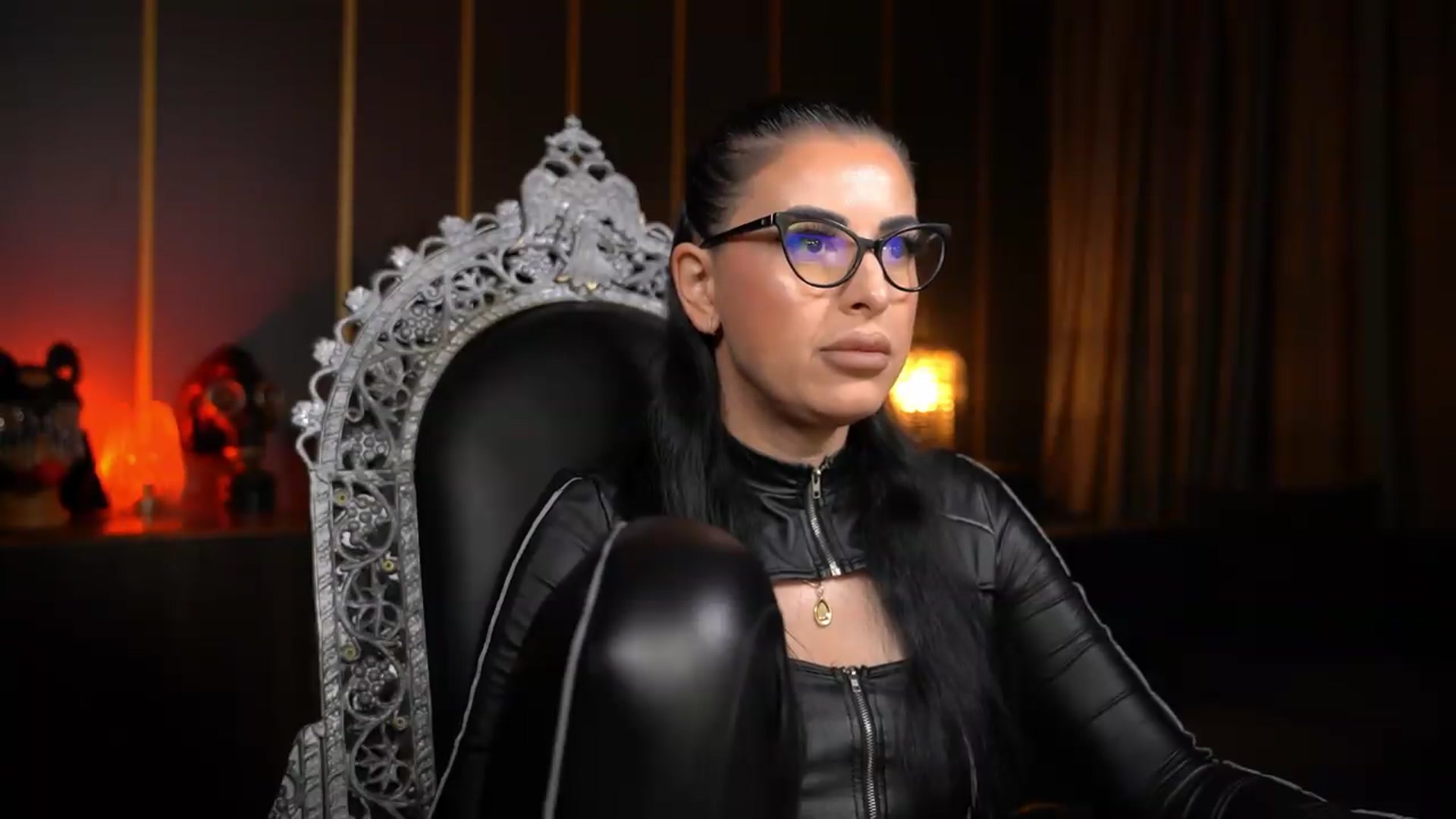 Gallery image thumbnail from KellyKent's myfreecams stream on, 06/15/2026, 23:23 image 14 of 20